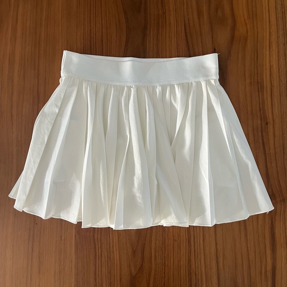 Aritzia TNA Pleated Mini Tennis Skirt - Picture 6 of 8
